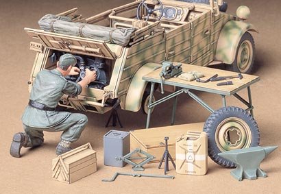 Tamiya 35220 - 1/35 Kubelwagen Engine Maintenance Set