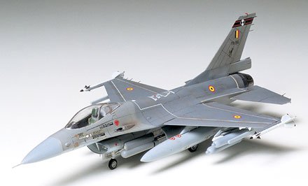 Tamiya 60701 - 1/72 WB F-16F Falcon