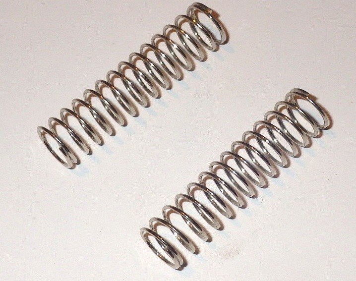 Tamiya 9805097 - R.Coil Spring (2pcs) for 58045