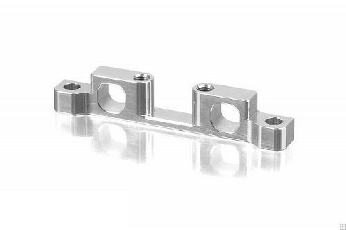 XRAY #343056 - Aluminium minium Rear Lower Suspension Arm Holder - SwiSS 7075 T6